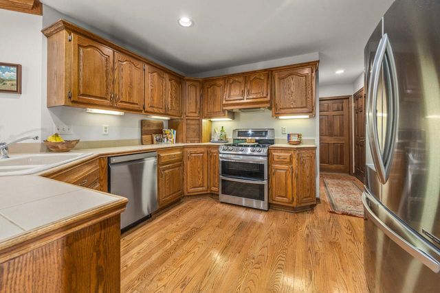 W159N7482 Pinewood CIRCLE, Menomonee Falls, WI 53051