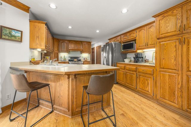 W159N7482 Pinewood CIRCLE, Menomonee Falls, WI 53051