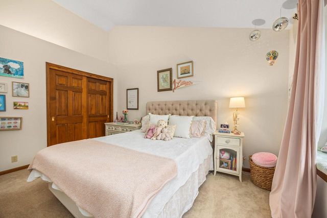 W159N7482 Pinewood CIRCLE, Menomonee Falls, WI 53051