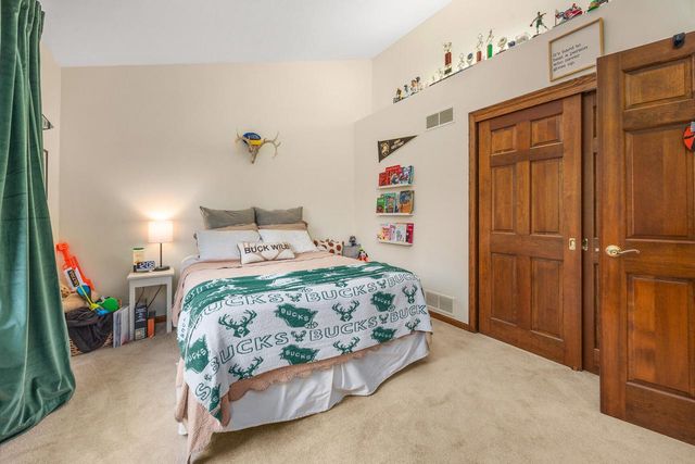 W159N7482 Pinewood CIRCLE, Menomonee Falls, WI 53051