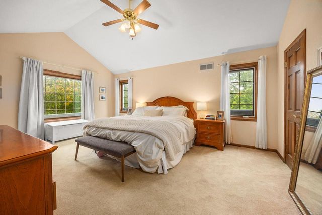 W159N7482 Pinewood CIRCLE, Menomonee Falls, WI 53051