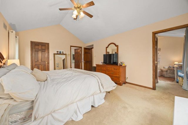 W159N7482 Pinewood CIRCLE, Menomonee Falls, WI 53051