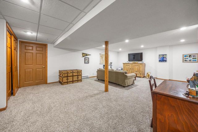 W159N7482 Pinewood CIRCLE, Menomonee Falls, WI 53051