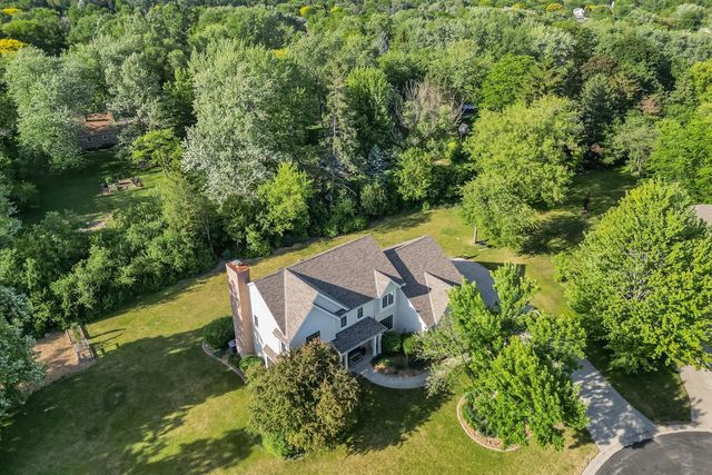 W159N7482 Pinewood CIRCLE, Menomonee Falls, WI 53051