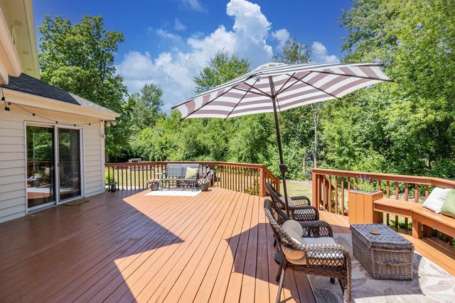 W159N7482 Pinewood CIRCLE, Menomonee Falls, WI 53051