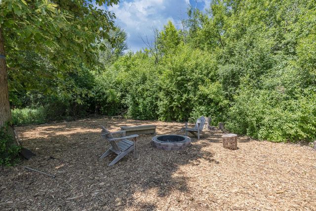 W159N7482 Pinewood CIRCLE, Menomonee Falls, WI 53051