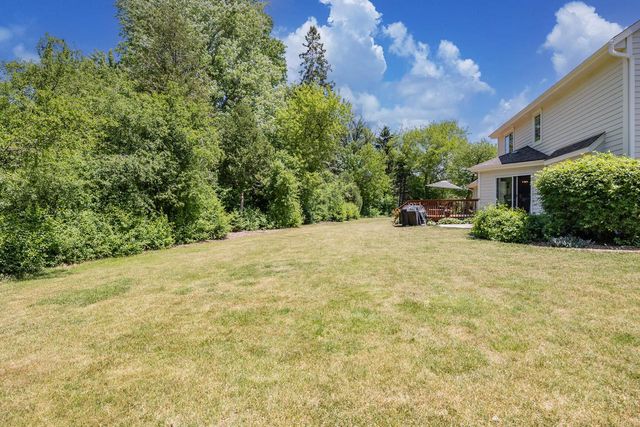 W159N7482 Pinewood CIRCLE, Menomonee Falls, WI 53051