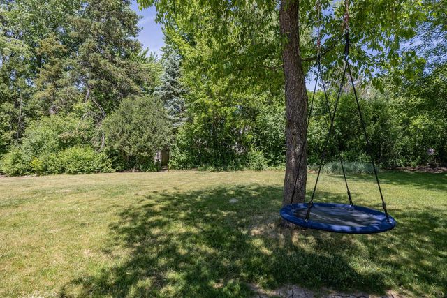 W159N7482 Pinewood CIRCLE, Menomonee Falls, WI 53051