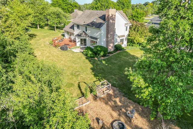 W159N7482 Pinewood CIRCLE, Menomonee Falls, WI 53051