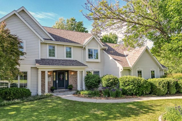 W159N7482 Pinewood CIRCLE, Menomonee Falls, WI 53051