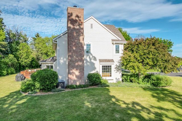 W159N7482 Pinewood CIRCLE, Menomonee Falls, WI 53051