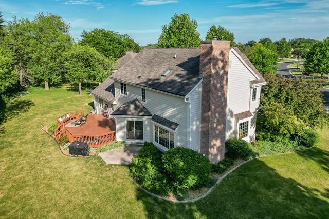 W159N7482 Pinewood CIRCLE, Menomonee Falls, WI 53051