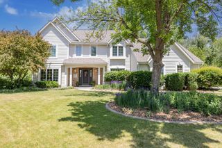 W159N7482 Pinewood CIRCLE, Menomonee Falls, WI 53051