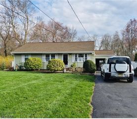 16 Washington Valley Rd, Warren Twp., NJ 07059