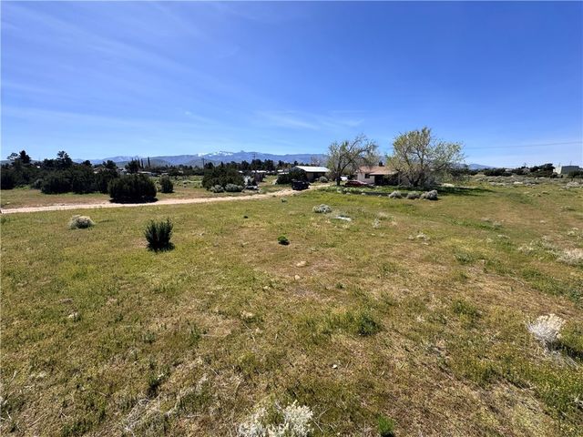 9616 Schlitz, Phelan, CA 92371