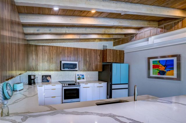 3636 MINEOLA DRIVE, Sarasota, FL 34239