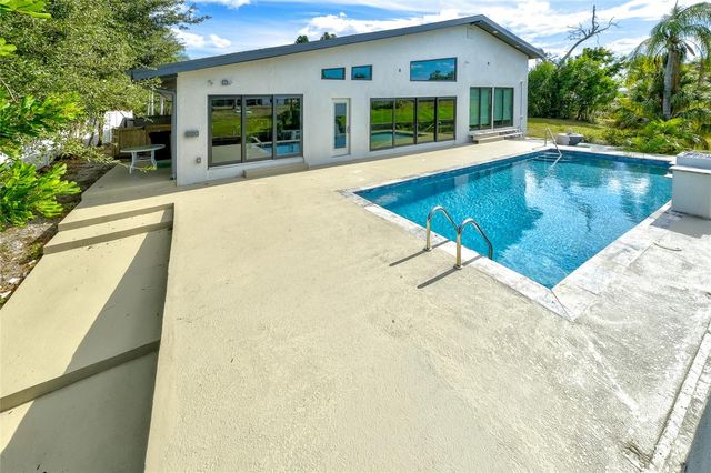 3636 MINEOLA DRIVE, Sarasota, FL 34239