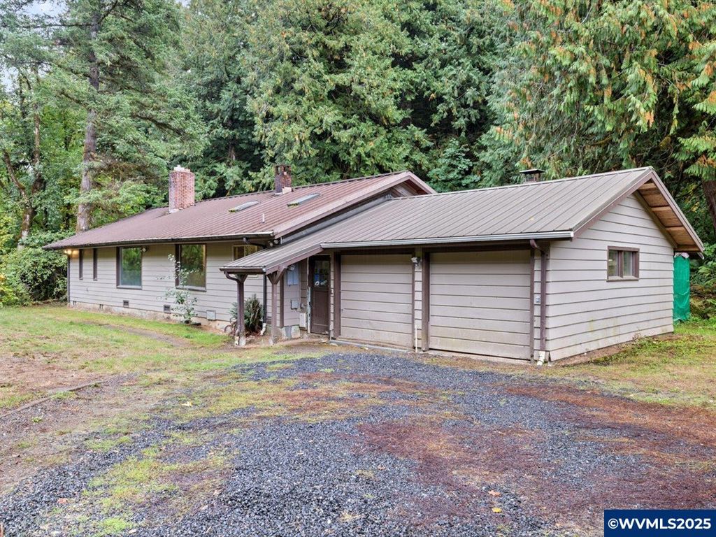 22530 Woods Creek Rd, Philomath, OR 97370