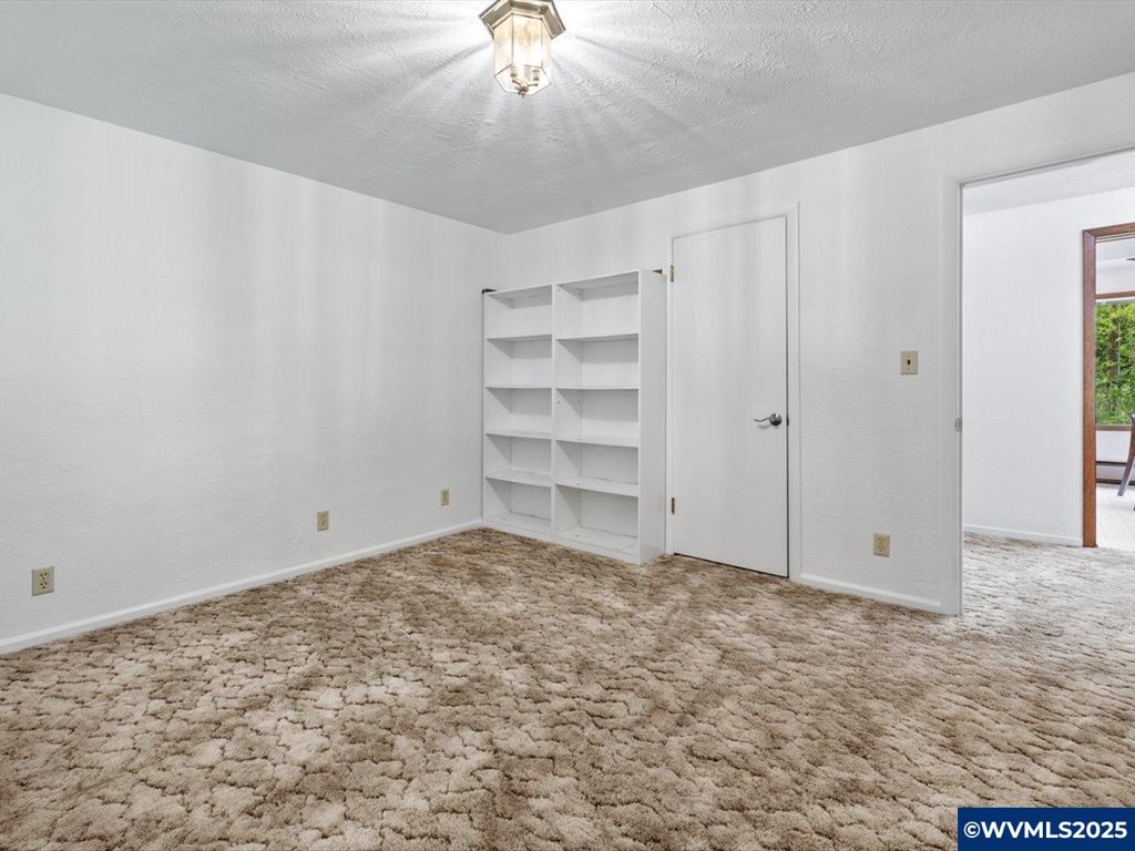 Image 22 of property listing at 22530 Woods Creek Rd, Philomath, OR 97370