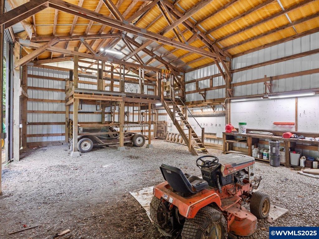 Image 27 of property listing at 22530 Woods Creek Rd, Philomath, OR 97370