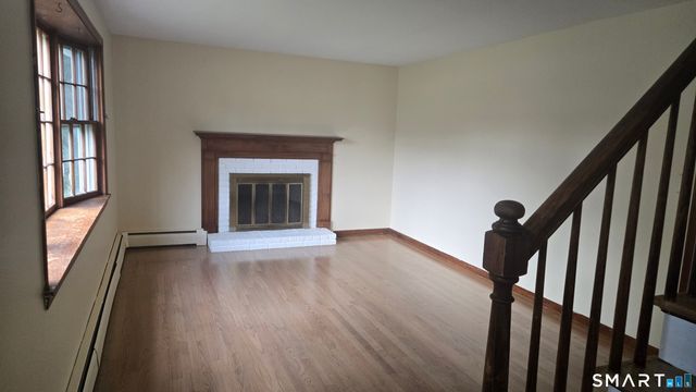 121 Carriage Drive, Manchester, CT 06040