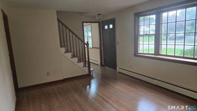 121 Carriage Drive, Manchester, CT 06040