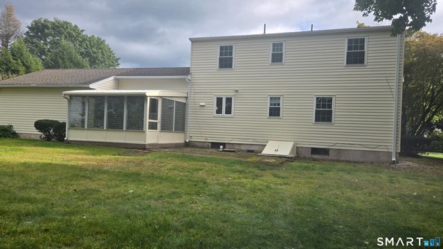 121 Carriage Drive, Manchester, CT 06040