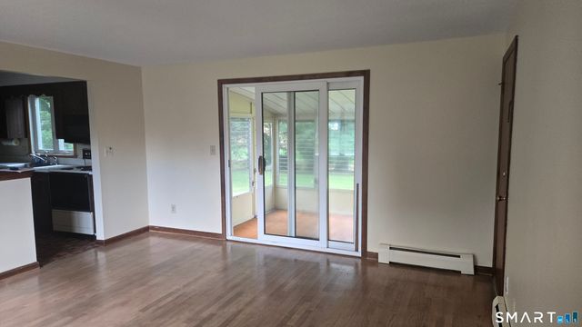121 Carriage Drive, Manchester, CT 06040