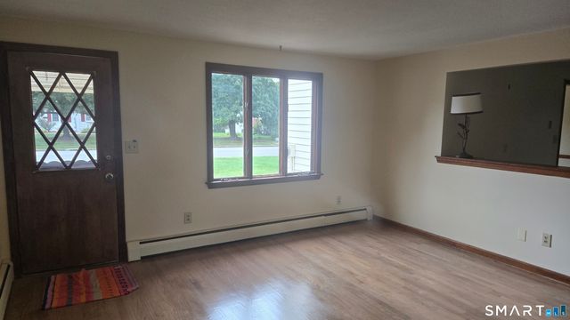 121 Carriage Drive, Manchester, CT 06040