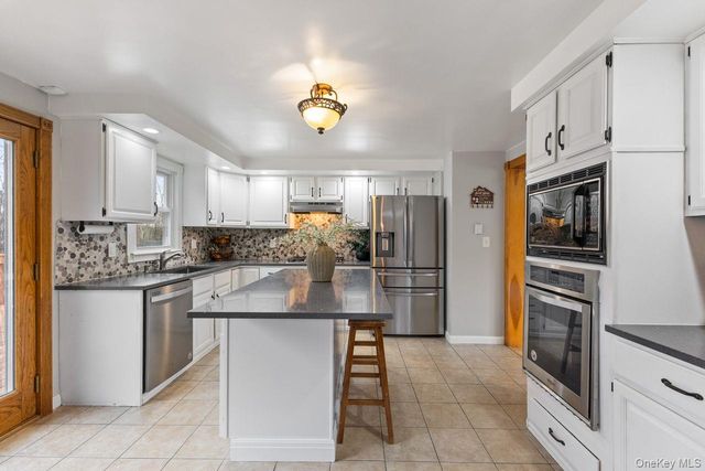 4 Stonewall Farm Road, Mahopac, NY 10541