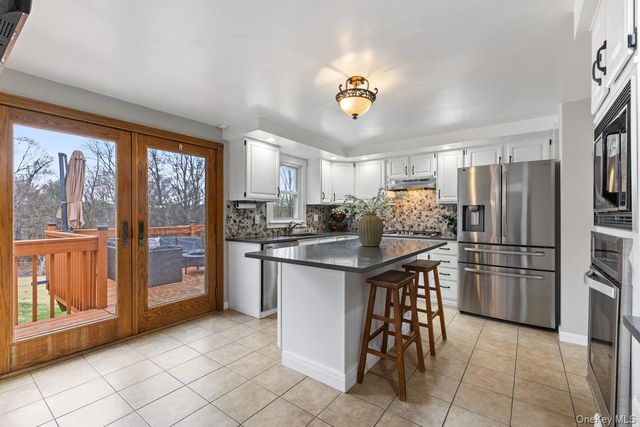 4 Stonewall Farm Road, Mahopac, NY 10541