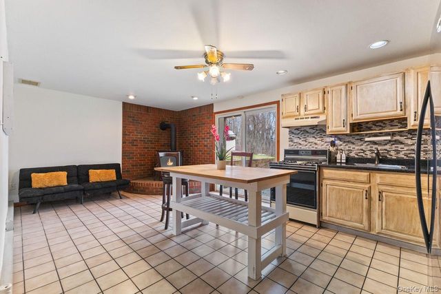 4 Stonewall Farm Road, Mahopac, NY 10541