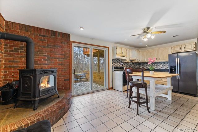 4 Stonewall Farm Road, Mahopac, NY 10541