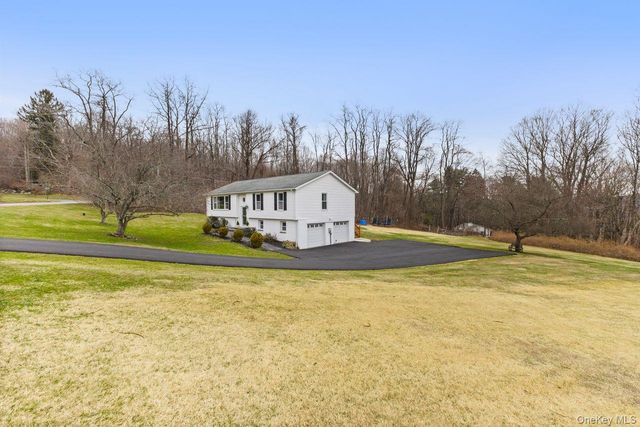 4 Stonewall Farm Road, Mahopac, NY 10541