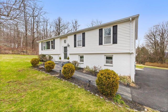 4 Stonewall Farm Road, Mahopac, NY 10541