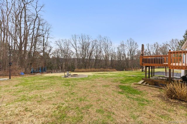 4 Stonewall Farm Road, Mahopac, NY 10541