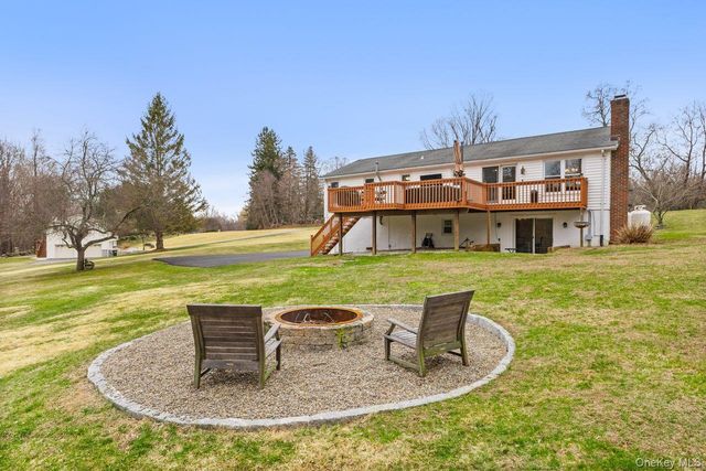 4 Stonewall Farm Road, Mahopac, NY 10541