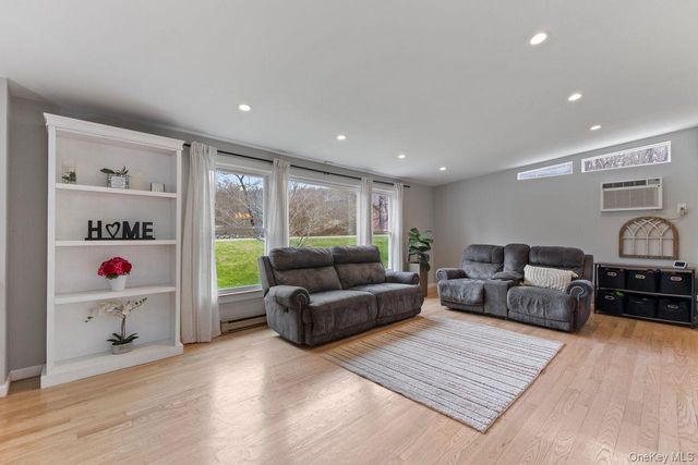 4 Stonewall Farm Road, Mahopac, NY 10541