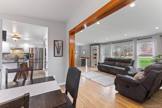 4 Stonewall Farm Road, Mahopac, NY 10541