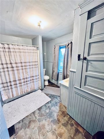 6 S 2nd St, Greenville Boro, PA 16125