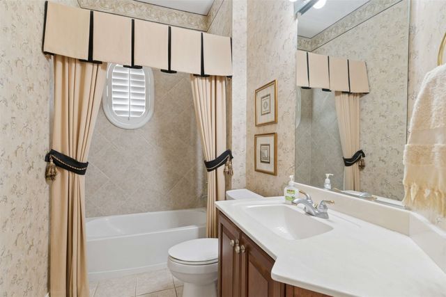 379 Southern Hills Drive, Fairview, TX 75069