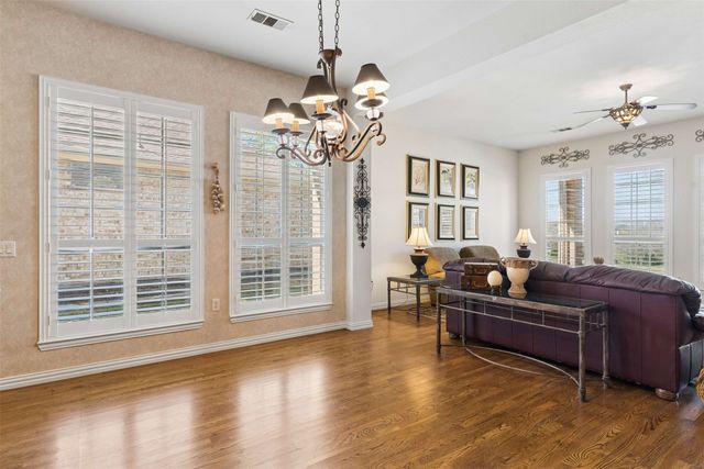 379 Southern Hills Drive, Fairview, TX 75069