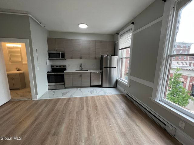 5 Broadway 408, Troy, NY 12180