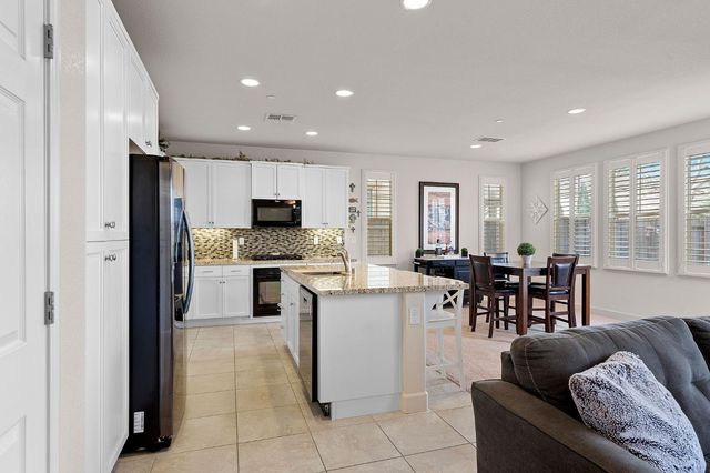 4656 Lue Ln, Carmichael, CA 95608