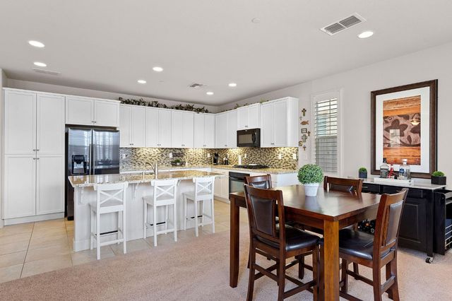 4656 Lue Ln, Carmichael, CA 95608