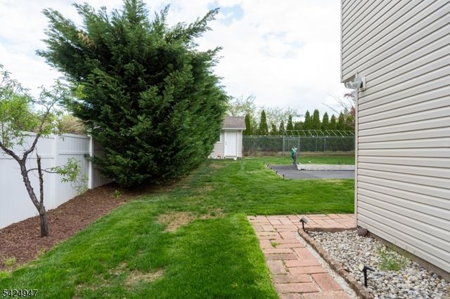 14 Hopatcong Dr, Lawrence Twp., NJ 08648