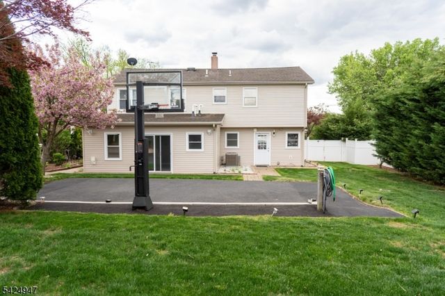 14 Hopatcong Dr, Lawrence Twp., NJ 08648