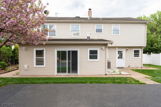 14 Hopatcong Dr, Lawrence Twp., NJ 08648