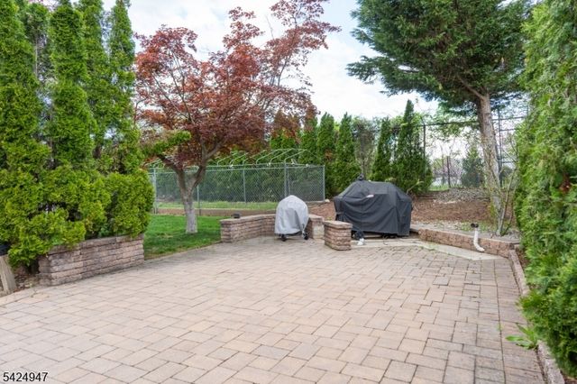14 Hopatcong Dr, Lawrence Twp., NJ 08648