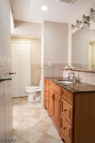 14 Hopatcong Dr, Lawrence Twp., NJ 08648